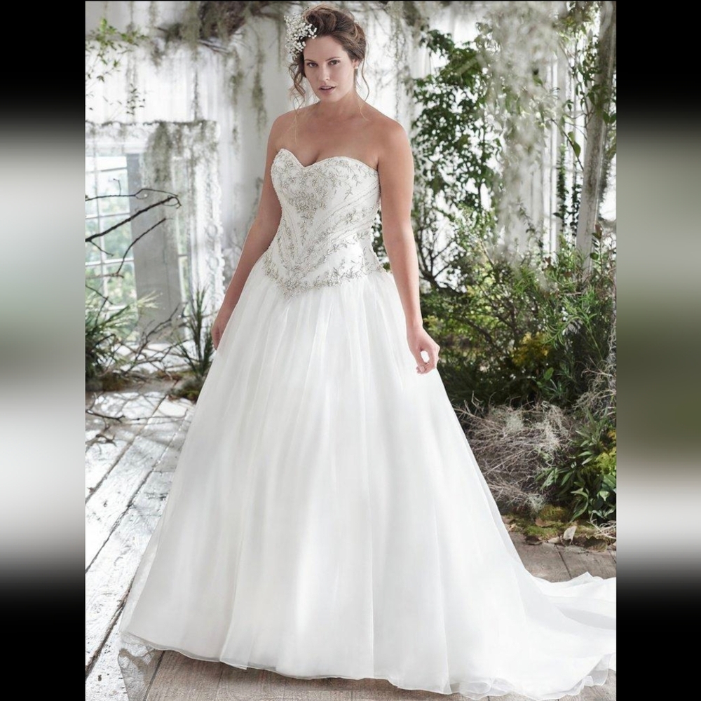Maggie Sottero Wedding Gown-Ivory-Size 20